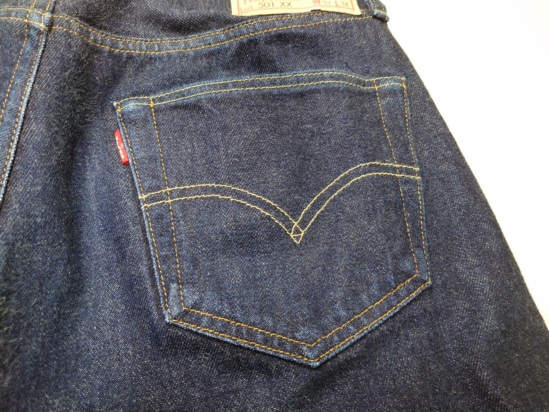 リーバイスの赤耳とは？セルビッジ？アタリ？デニム専門用語を徹底解説  