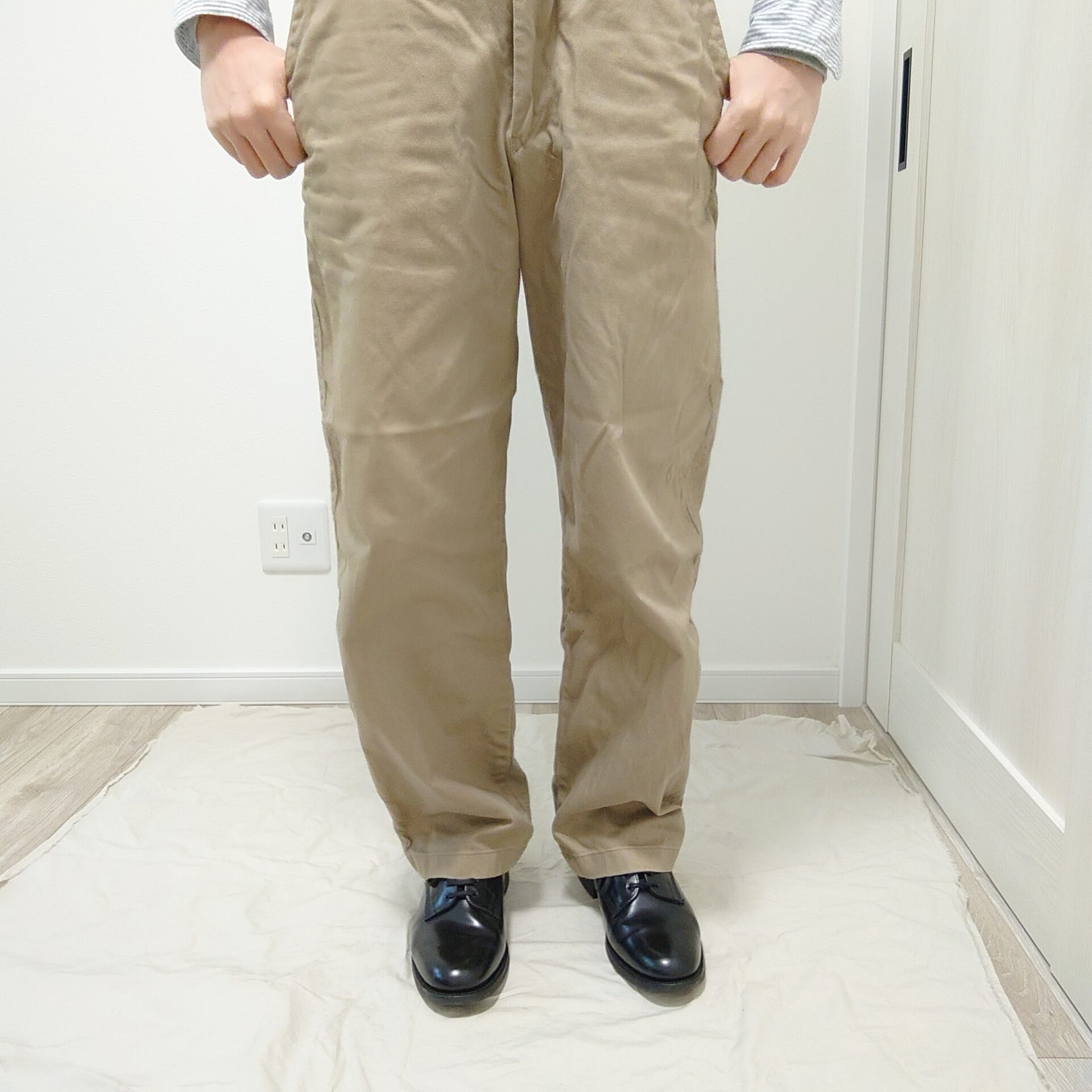 ワイドフィットチノとオフィサー