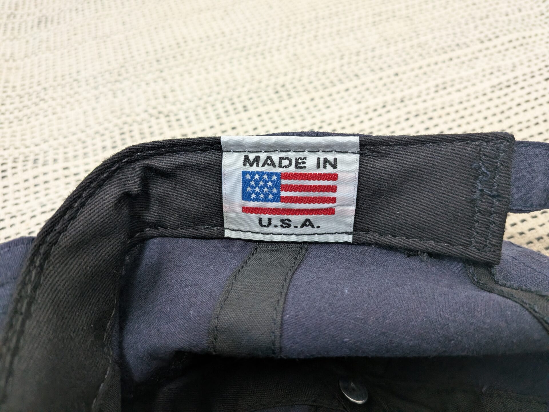 クーパーズタウン-裏側のアメリカ国旗